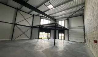  CELLULE D'ACTIVITES BETTON 228 m²