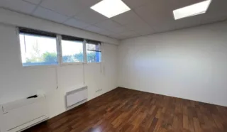  LOCAL D'ACTIVITES ACIGNE 360 m²