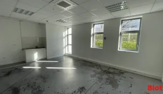  LOCAUX D'ACTIVITÉS 1 116 M² SAINT NAZAIRE