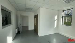  LOCAUX D'ACTIVITÉS 1 116 M² SAINT NAZAIRE