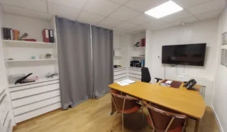  LOCAUX COMMERCIAUX / BUREAUX VITRINE AURAY 100 m²