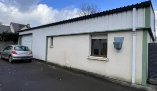  LOCAL D'ACTIVITES ET MAISON D'HABITATION CHANTEPIE 335 m²