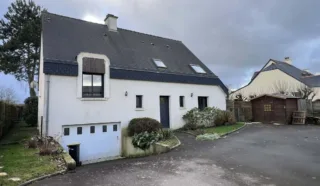  LOCAL D'ACTIVITES ET MAISON D'HABITATION CHANTEPIE 335 m²