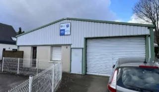  LOCAL D'ACTIVITES ET MAISON D'HABITATION CHANTEPIE 335 m²