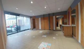  LOCAL COMMERCIAL 80 m² LANGUIDIC