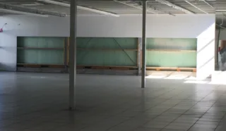  LOCAUX COMMERCIAUX 980 m² BREST