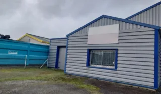  LOCAUX D'ACTIVITES 360 m² SAINT-EVARZEC