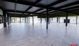  LOCAUX D'ACTIVITÉS 873 M² SAINT NAZAIRE