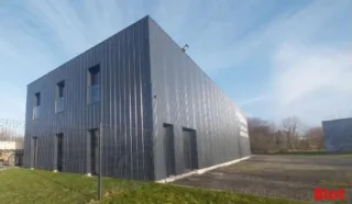  EN EXCLUSIVITE LOCAL D'ACTIVITES LA GOUESNIERE 370 m²