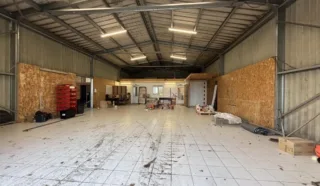  LOCAUX D'ACTIVITÉS 361 M² LE PALLET