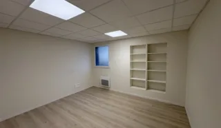  LOCAUX D'ACTVIITES 400 m² PLOUEDERN
