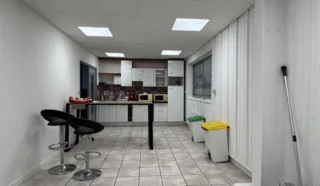  LOCAUX D'ACTIVITÉS 286 M² THOUARE SUR LOIRE