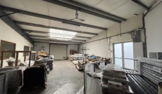  LOCAUX D'ACTIVITÉS 286 M² THOUARE SUR LOIRE