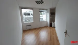  BUREAUX 153 M² NANTES