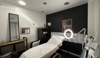  LOCAUX COMMERCIAUX 32 M² REZE