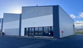  LOCAUX COMMERCIAUX et d'ACTIVITÉS 304 m² TREGUEUX