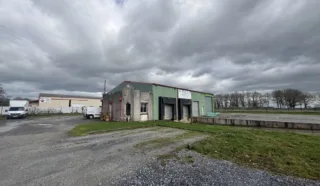  LOCAUX D'ACTIVITÉS 340 M² LOUISFERT