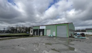  LOCAUX D'ACTIVITÉS 340 M² LOUISFERT