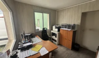  LOCAUX D'ACTIVITÉS 340 M² LOUISFERT