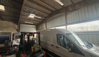  LOCAUX D'ACTIVITÉS 340 M² LOUISFERT