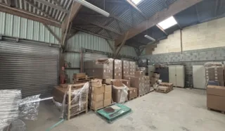  LOCAUX D'ACTIVITÉS 340 M² LOUISFERT