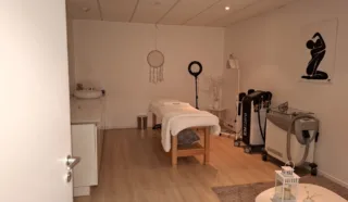  LOCAUX COMMERCIAUX / D'ACTIVITES MONTGERMONT 600 m²