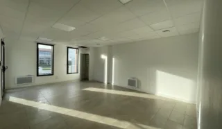  LOCAUX D'ACTIVITÉS 442 M² SAINT HERBLAIN
