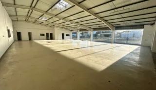  LOCAL D'ACTIVITES BETTON 1 800 m²