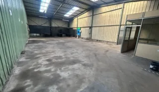  LOCAL D'ACTIVITES BETTON 1 800 m²