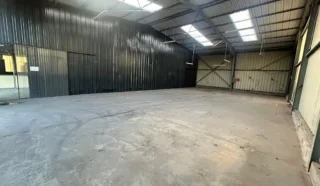 LOCAL D'ACTIVITES BETTON 1 800 m²