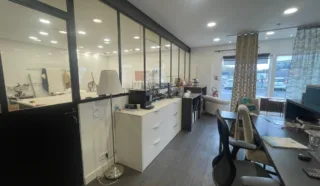  LOCAUX COMMERCIAUX 130 m² LANVOLLON