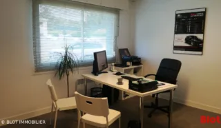  BUREAUX 60 m² CAUDAN