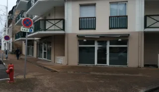  BUREAUX LOCAUX COMMERCIAUX 113 M² LA BAULE ESCOUBLAC