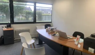  73 m² SAINTE LUCE SUR LOIRE  BUREAUX