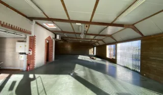  LOCAL D'ACTIVITES BRUZ 350 m²