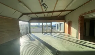  LOCAL D'ACTIVITES BRUZ 350 m²