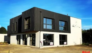  BUREAUX 548 m² CHAPELLE DES FOUGERETZ