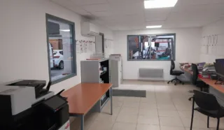  LOCAUX D'ACTIVITÉS 800 M² SAINTE LUCE SUR LOIRE