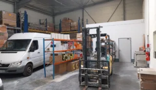  LOCAUX D'ACTIVITÉS 800 M² SAINTE LUCE SUR LOIRE