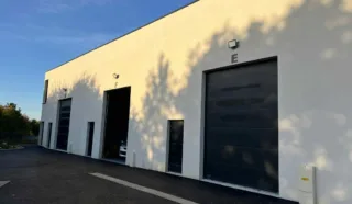  CELLULE D'ACTIVITES NOYAL-CHATILLON-SUR-SEICHE 100 m²