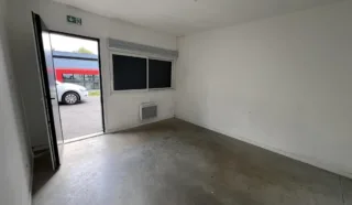  CELLULE D'ACTIVITES ACIGNE 160 m²