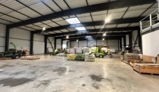  EN EXCLUSIVITE BATIMENT D'ACTIVITES BAIN-DE-BRETAGNE 1 200 m²