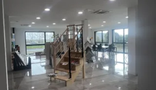  BUREAUX 548 m² CHAPELLE DES FOUGERETZ