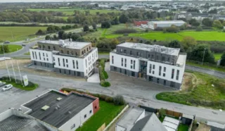  BUREAUX LOCAUX COMMERCIAUX 171 M² GUERANDE