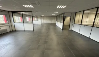  BUREAUX AVEC STOCKAGE 1430 m² CAUDAN