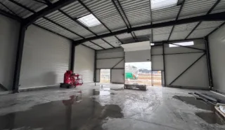  LOCAL D'ACTIVITES 468 m² MERLEVENEZ