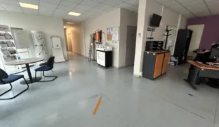  LOCAL D'ACTIVITES / BUREAUX AVEC SHOWROOM SAINT-BRIAC-SUR-MER 950 m²