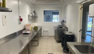  Local d'activité 240 m2 LAMBALLE