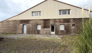  LOCAL D'ACTIVITES SAINT-COULOMB 700 m²