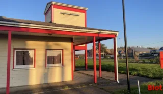  LOCAUX COMMERCIAUX 365 M² PORNICHET